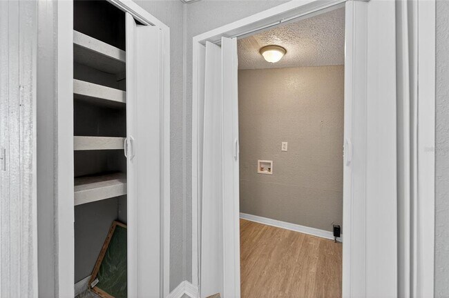 Building Photo - 39256 Lizabeth Cir