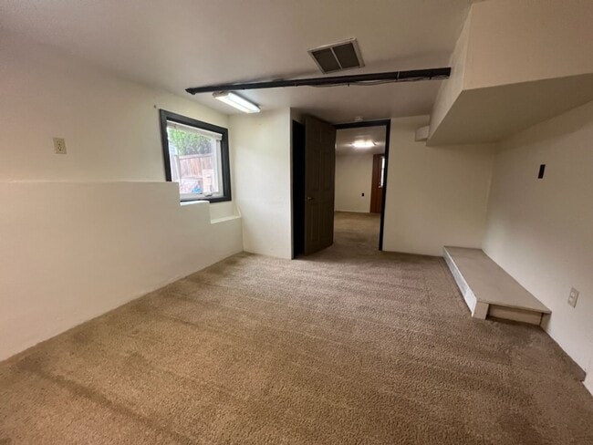 Building Photo - M35