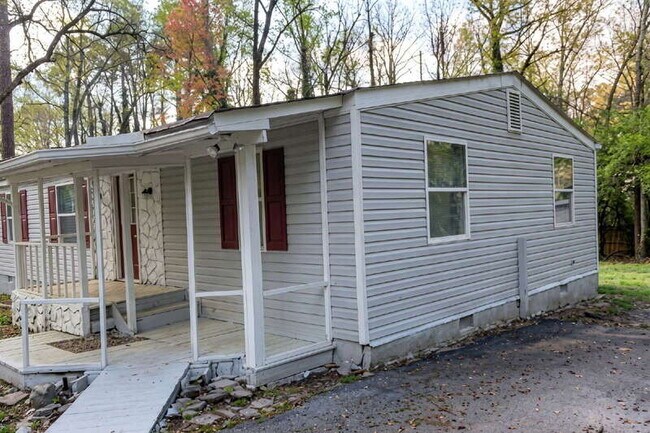 Building Photo - 70 Little John Trail