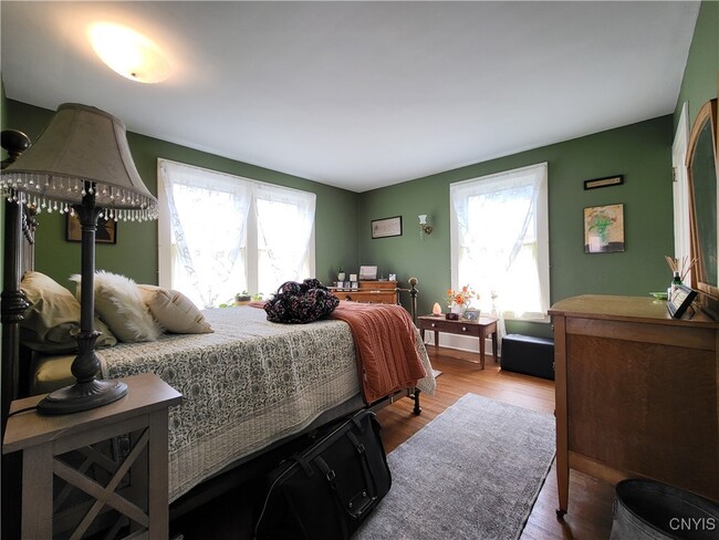 Building Photo - 50 Montcalm St