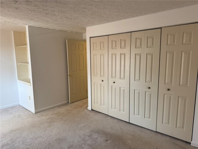 Building Photo - 116 Jordache Ln