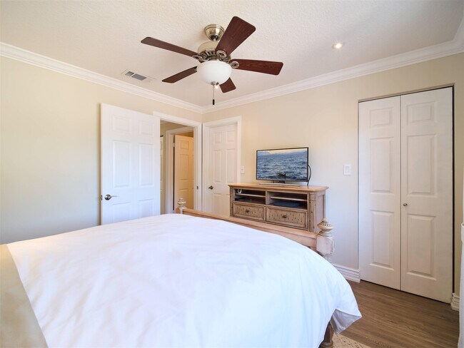 Building Photo - 19218 Glenmoor Dr