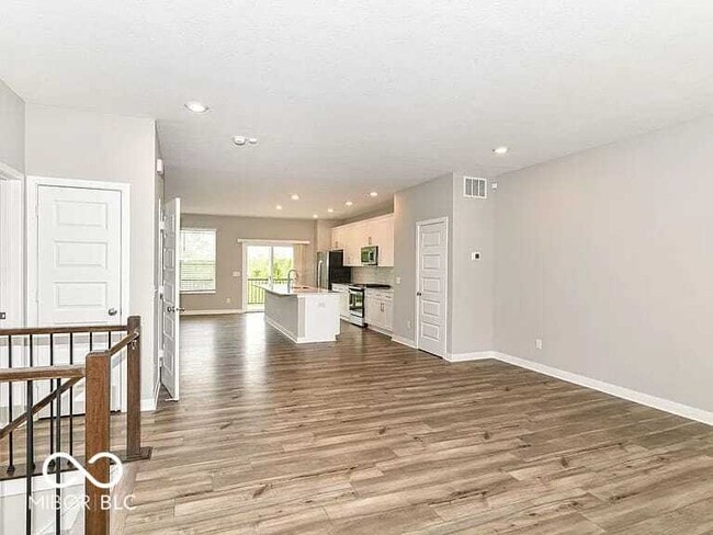 Building Photo - 6886 Sunstone Pl