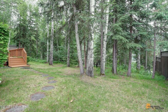 Building Photo - Stunning home conviently located by Eagle ...