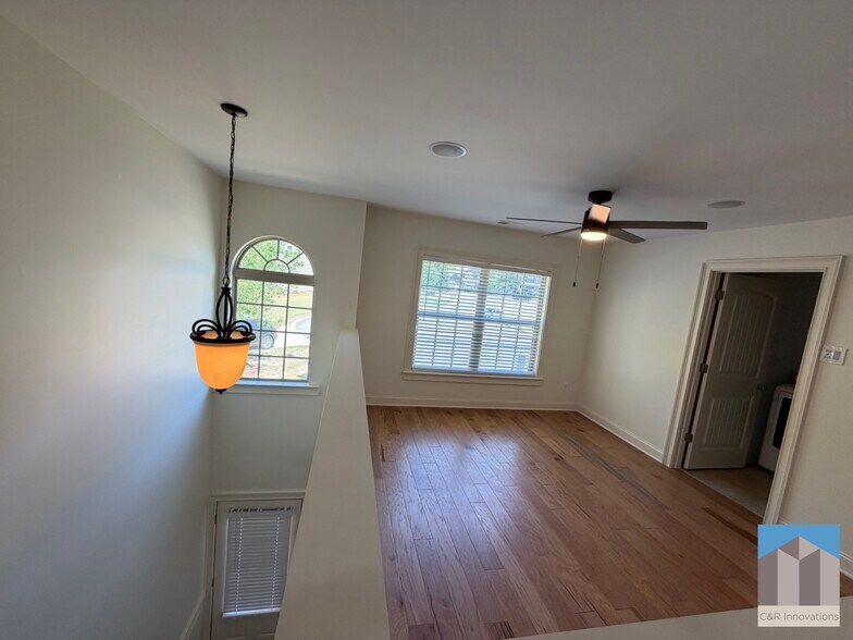 Building Photo - 4805 Carriage Bridge Ln