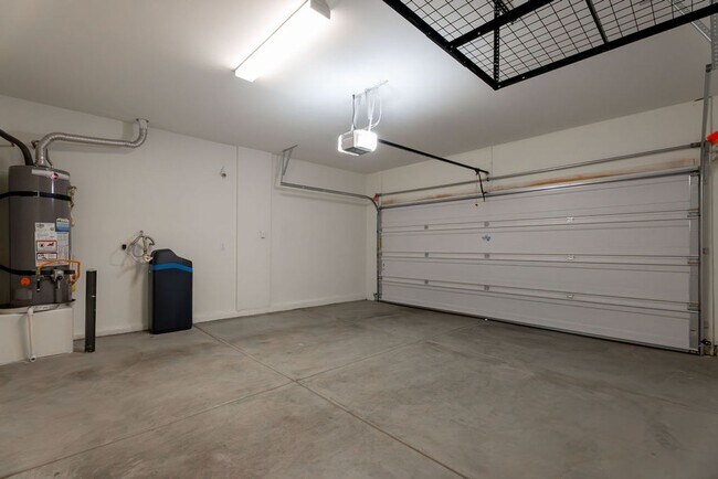 Building Photo - 5474 Enchanted Rose St