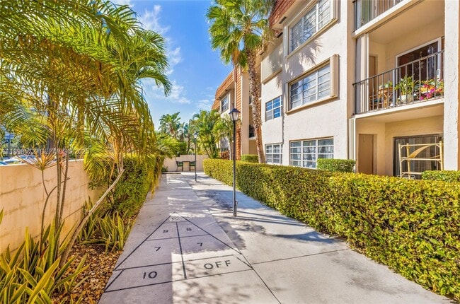 Building Photo - 4143 N Ocean Blvd