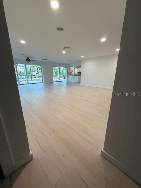 Building Photo - 605 Lotus Ln
