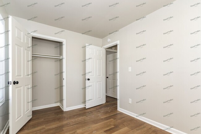 Building Photo - 114 Millard Dr