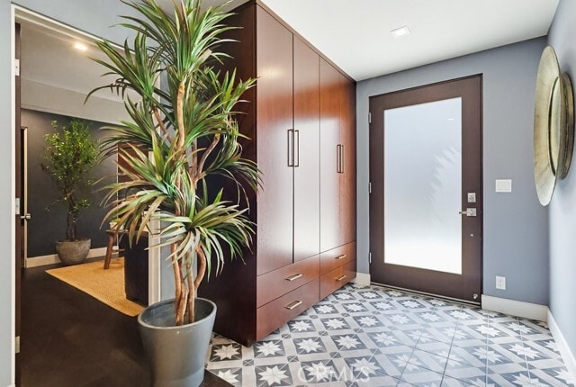 Building Photo - 6713 E Ocean Blvd