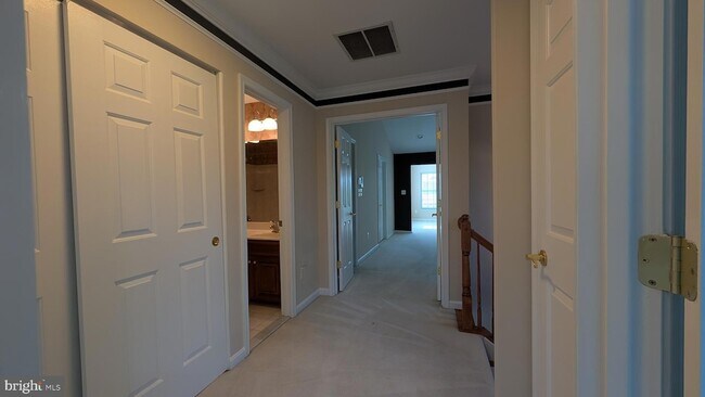 Building Photo - 42681 Rolling Rock Square