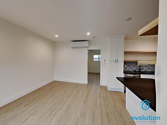 Building Photo - 3831-3835 3rd Avenue - 3835 3rd Ave Apt 6