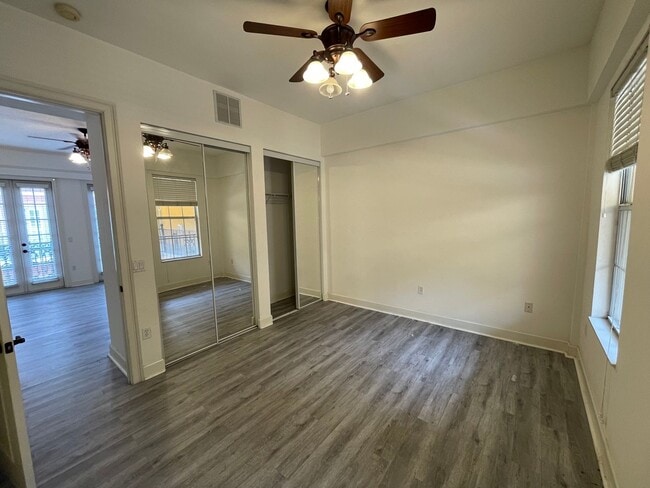 Building Photo - Jackson Square - Top Floor 2 Bedroom, 2 Ba...