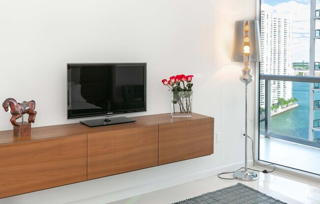 Building Photo - 485 Brickell Ave