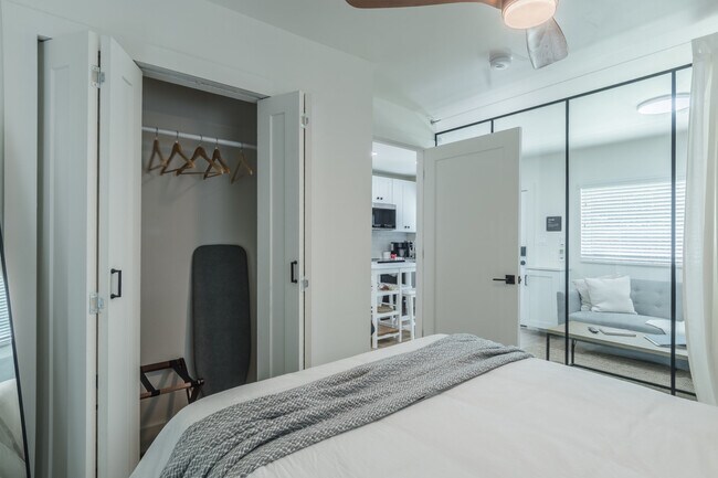 Building Photo - 2710 Amherst Ave