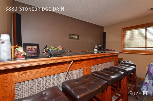 Building Photo - 3880 Stonebridge Dr N