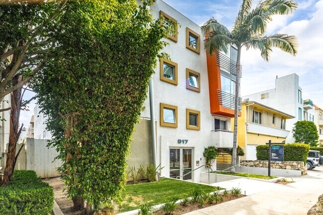 Exterior - 917 2nd St