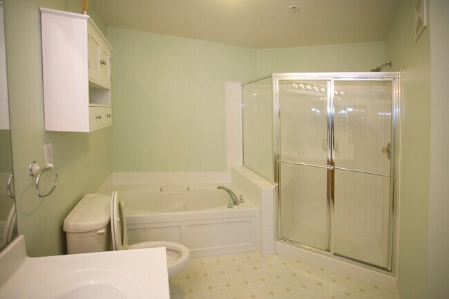 Building Photo - 42243 Black Rock Ter