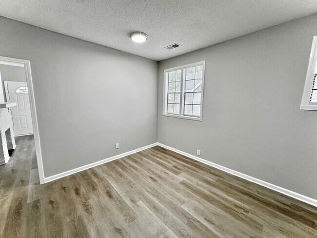 Building Photo - 3557 Kearney Ave