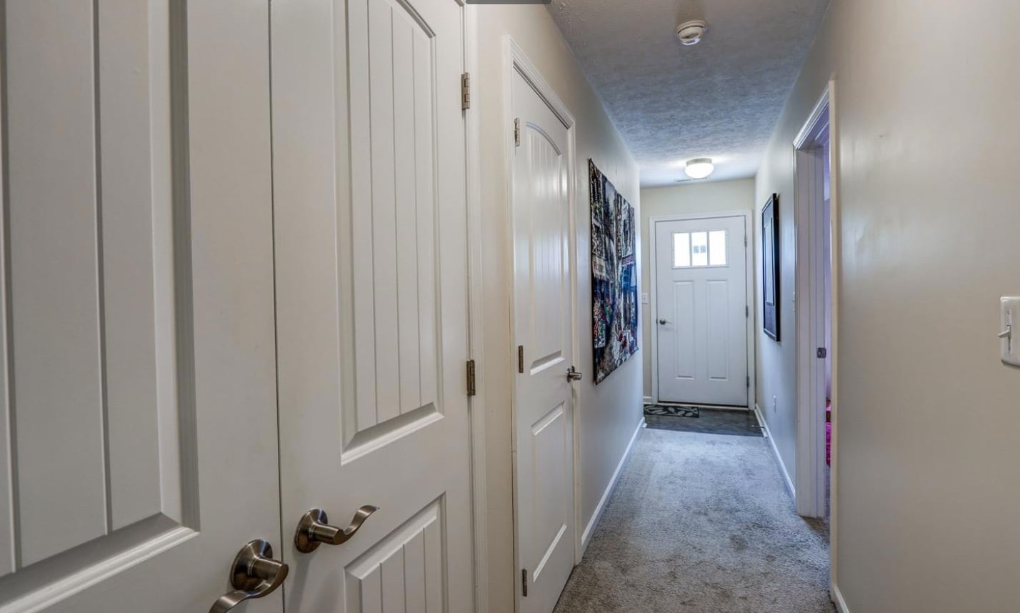 Building Photo - 27 Gloucester Dr