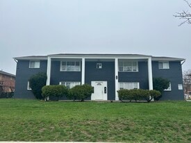 Building Photo - 751 Kingsford Rd