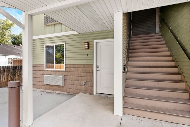 Building Photo - Move-In Ready 3BR Furnished Apartment Near ISU