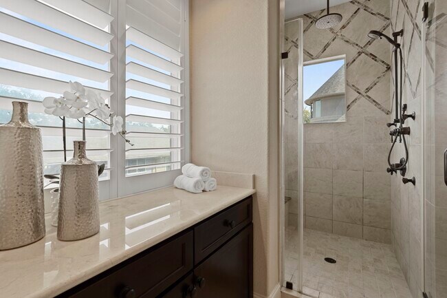 Building Photo - 622 Pink Azalea Trail