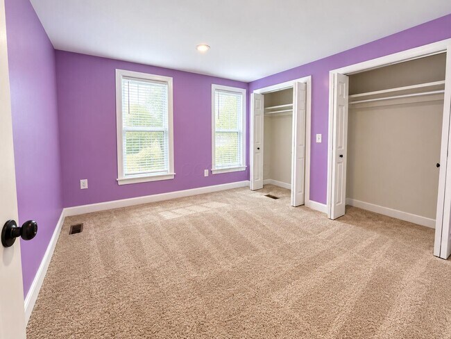 Building Photo - 465 S Warren Ave