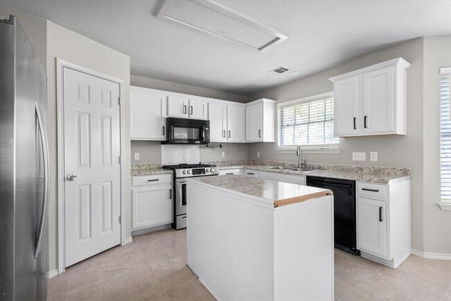 Building Photo - 10525 Hainsworth Park Dr