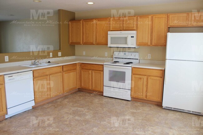 Building Photo - 303 Plowman Ct