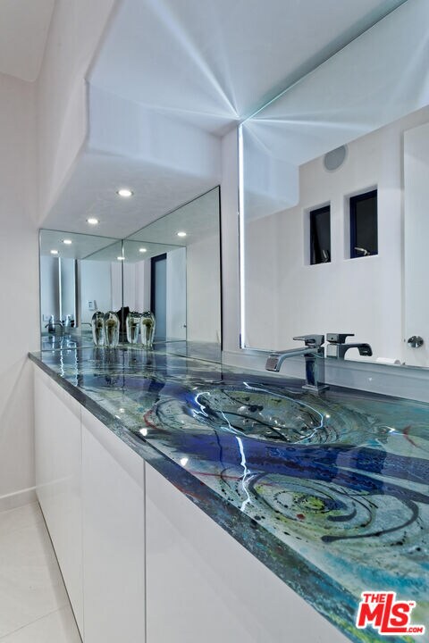 Building Photo - 27082 Malibu Cove Colony Dr