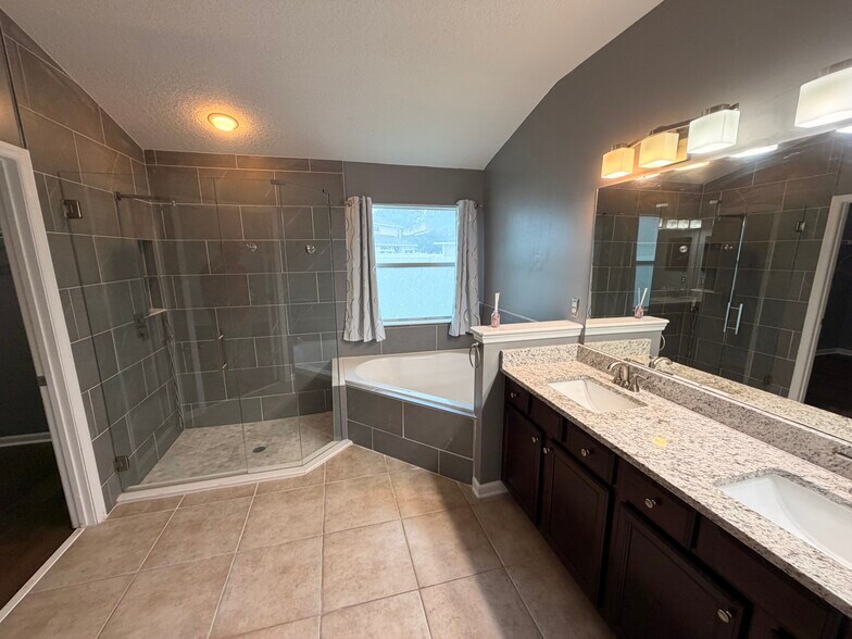 Building Photo - 3058 Whispering Willow Way