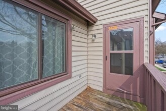 Building Photo - 4820B Aberdeen Dr