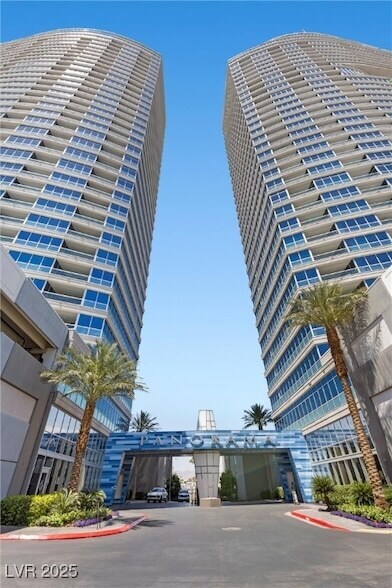 Building Photo - 4575 Dean Martin Dr