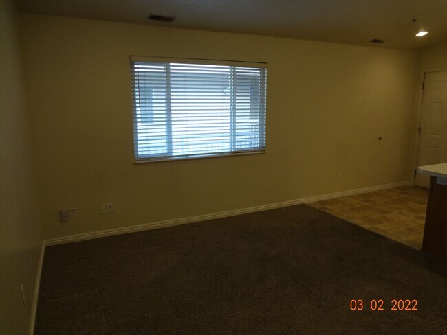 Building Photo - 650 N 500 W