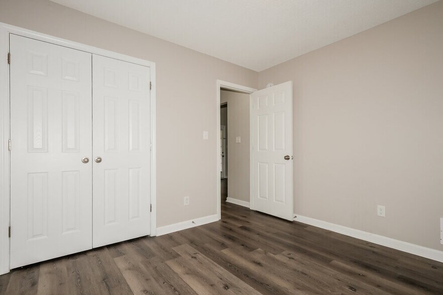 Building Photo - 7959 Ridgedale Dr