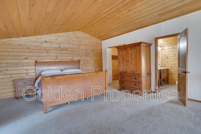 Building Photo - 11590 W Riverview Dr