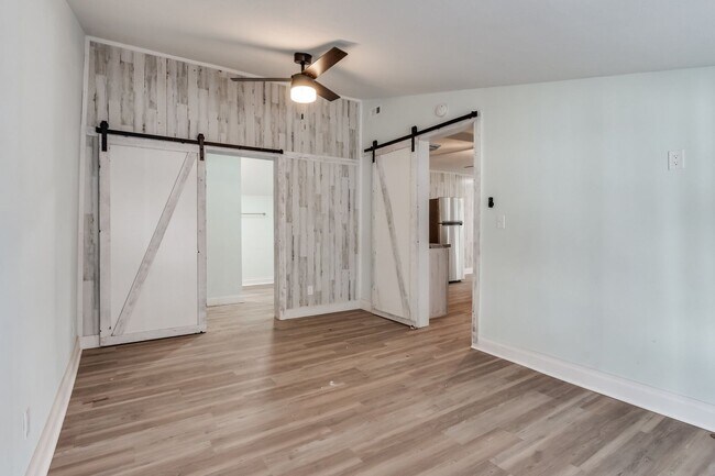 Building Photo - Remodeled three bed house on a quiet cul-de-sac