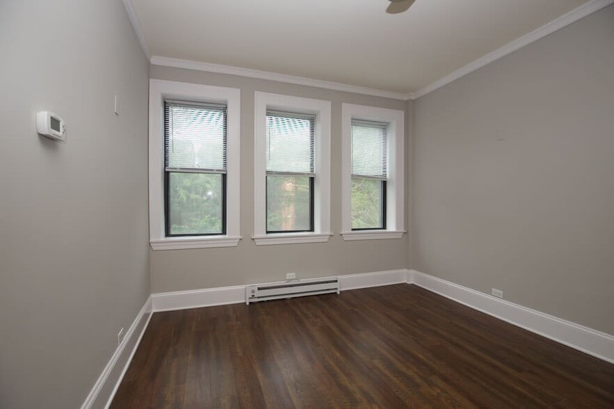 Building Photo - 817 W Lakeside Pl