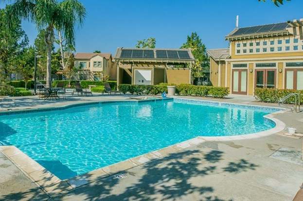 Building Photo - 4959 Camarillo Ln