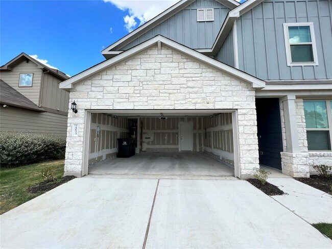 Building Photo - 2053 Cliffbrake Wy