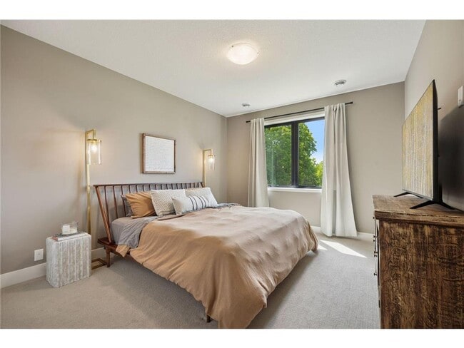 Building Photo - 6297 Yuma Ln N