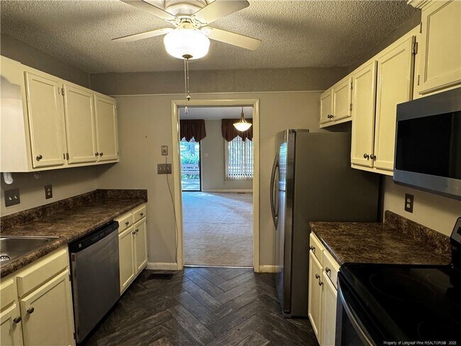 Building Photo - 6743 Irongate Dr