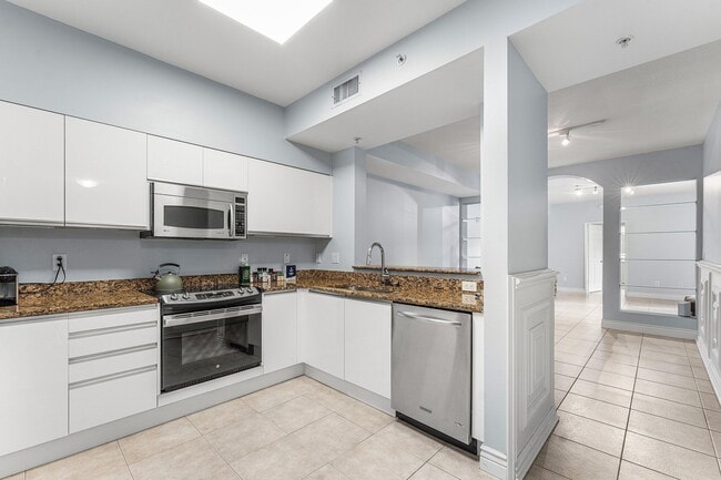 Building Photo - 233 S Federal Hwy