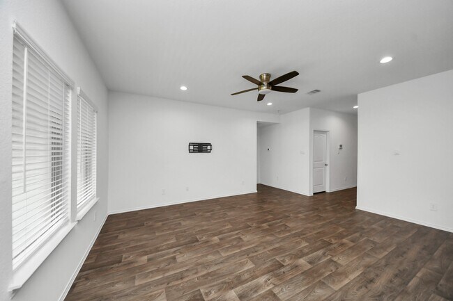 Building Photo - 21314 Sleepy Willow St