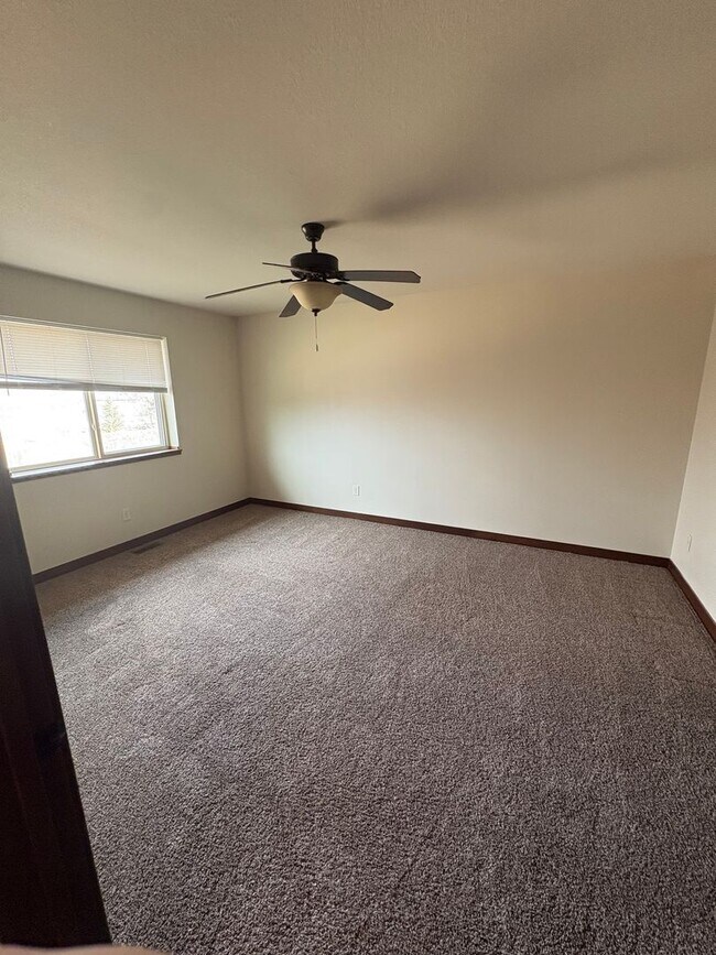 Building Photo - 3266 White Oak Ln