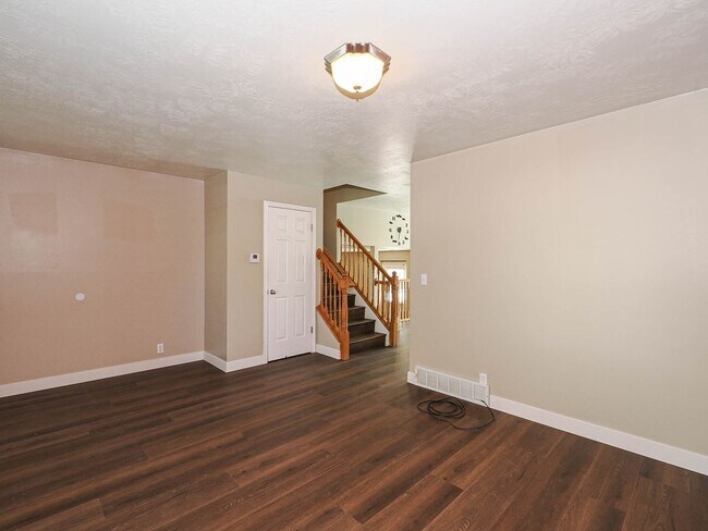 Building Photo - Beautiful House in West Jordan