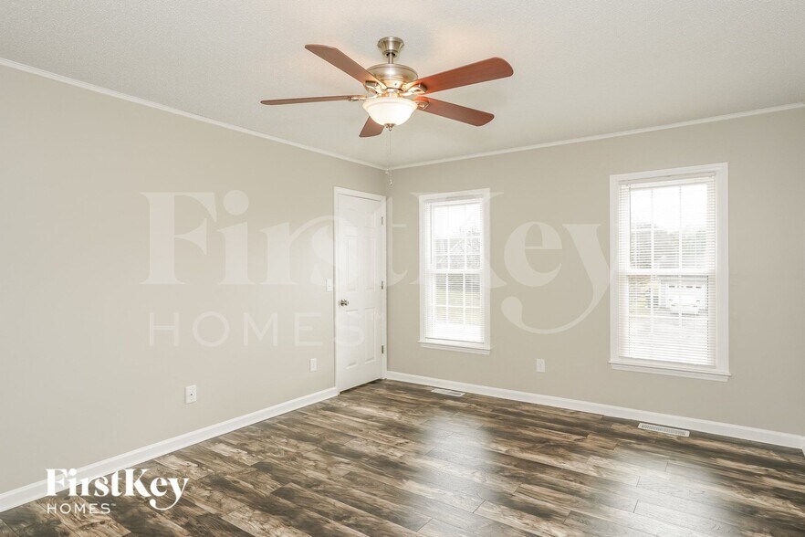 Building Photo - 6350 River Crest Dr