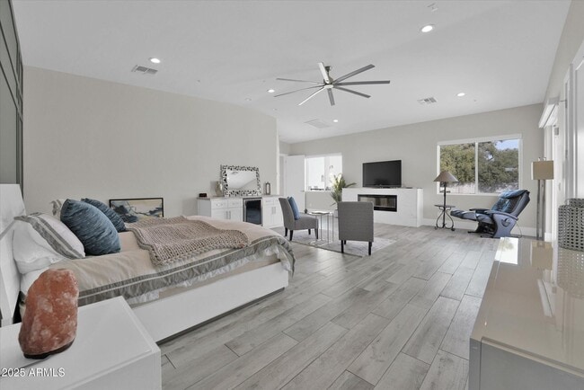 Building Photo - 13613 N 76th St