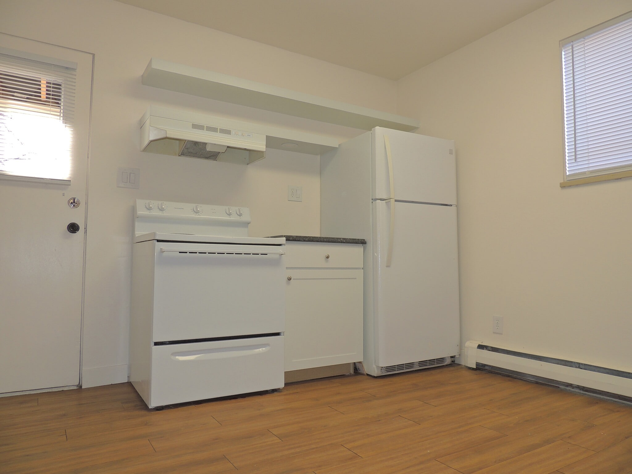 Building Photo - 208 Park Dr